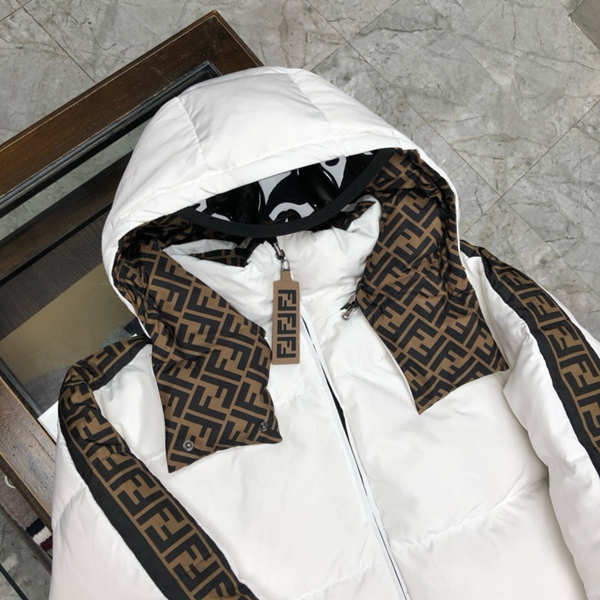 ハイクオリティダウンジャケット背面デザイン